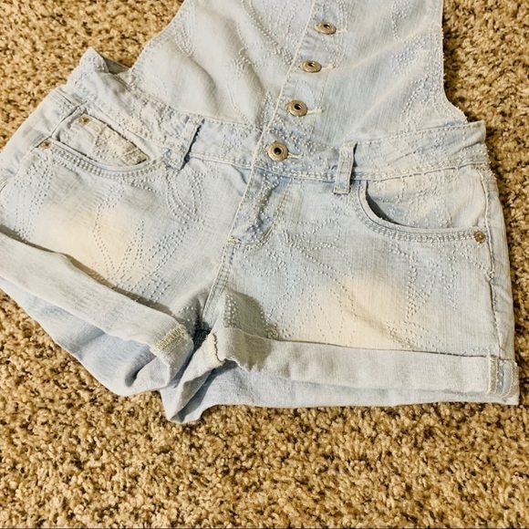 BLUE ASPHALT•light denim jumper shorts - Picture 6 of 7